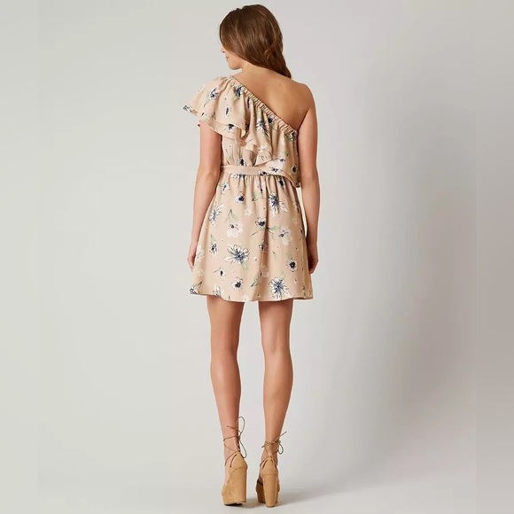 Women’s Daytrip Peach Off The Shoulder Dress - Picture 3 of 3